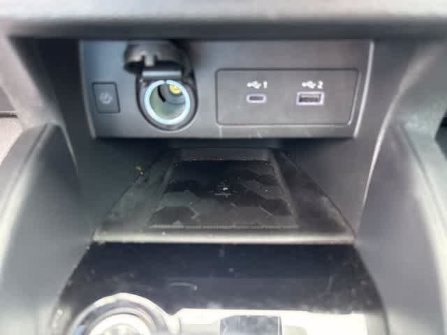 Used 2025 Nissan Versa SR w/ Trunk Package FWD image 19
