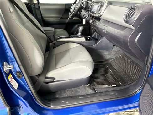 Used 2018 Toyota Tacoma SR5 image 13