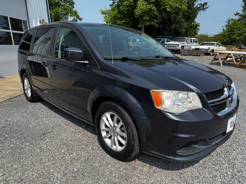 Used 2014 Dodge Grand Caravan SXT w/ Security Group image 2