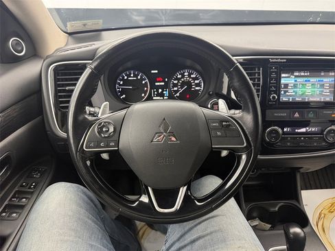 Used 2016 Mitsubishi Outlander GT image 15