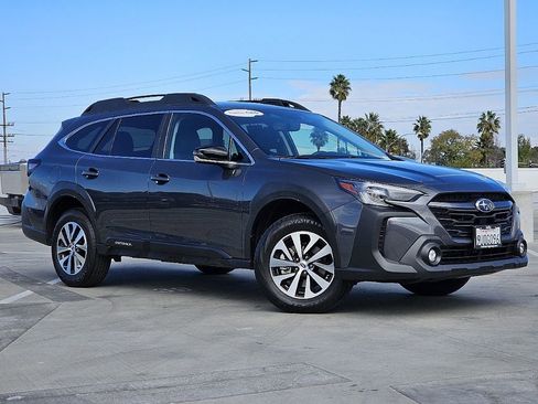 Certified 2025 Subaru Outback Premium image 3