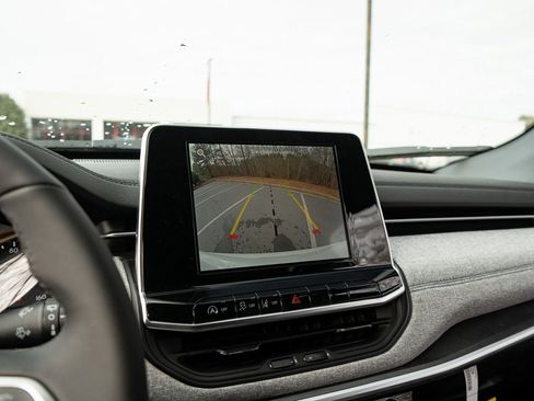 New 2026 Jeep Compass Latitude image 24