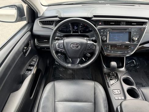 Used 2016 Toyota Avalon XLE Plus FWD image 18