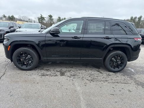New 2026 Jeep Grand Cherokee Altitude AWD/4WD image 2