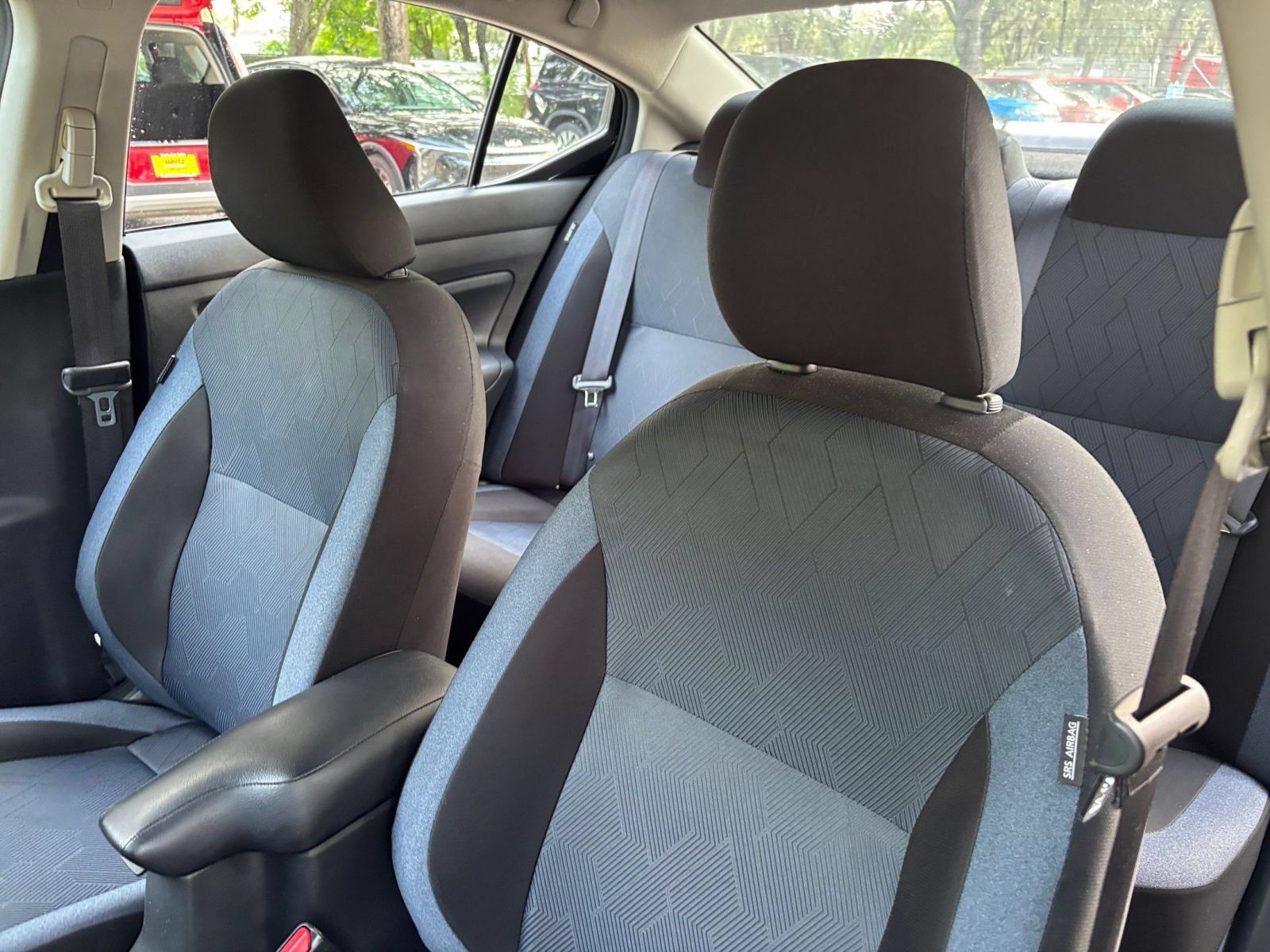 Used 2025 Nissan Versa SV FWD image 34