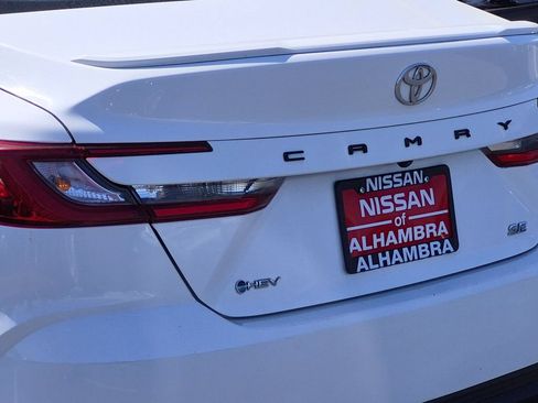Used 2025 Toyota Camry SE FWD image 10