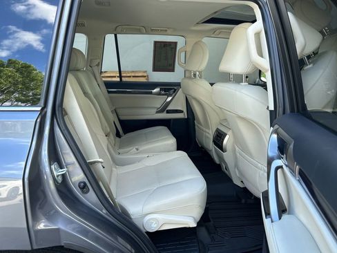 Used 2021 Lexus GX 460 Premium image 32
