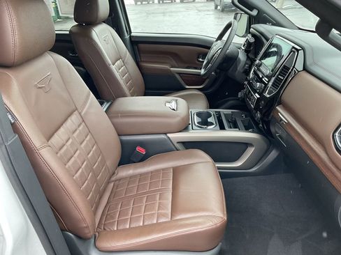 Used 2024 Nissan Titan Platinum Reserve w/ Moonroof Package AWD/4WD image 19