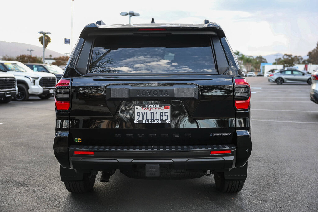 Certified 2025 Toyota 4Runner TRD Off-Road Premium AWD/4WD image 26