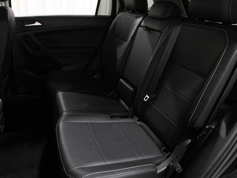 Certified 2021 Volkswagen Tiguan SE image 18