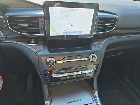 Used 2020 Ford Explorer Limited w/ Class III Trailer Tow Package image 15