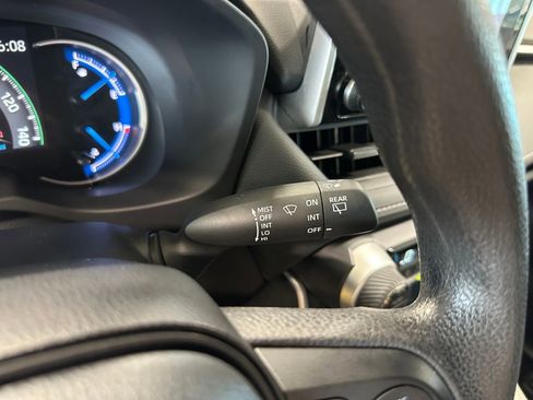 Used 2025 Toyota RAV4 LE AWD/4WD image 20