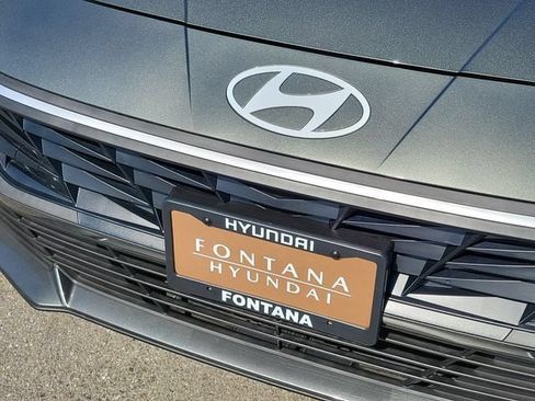 New 2026 Hyundai Elantra Hybrid FWD image 31