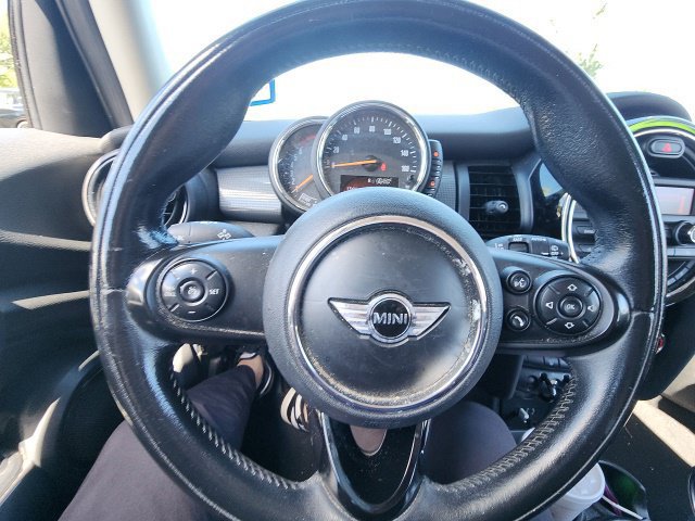 Used 2016 MINI Cooper 4-Door Hardtop FWD image 25