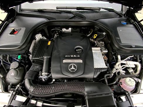 Used 2019 Mercedes-Benz GLC 350e 4MATIC w/ Premium Package image 31