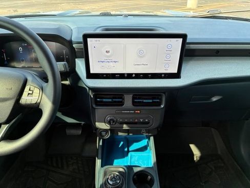 Used 2025 Ford Maverick XLT w/ Equipment Group 302A AWD/4WD image 15