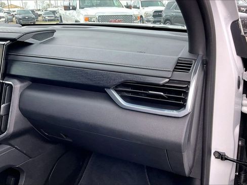 Used 2025 GMC Acadia Elevation AWD/4WD image 23