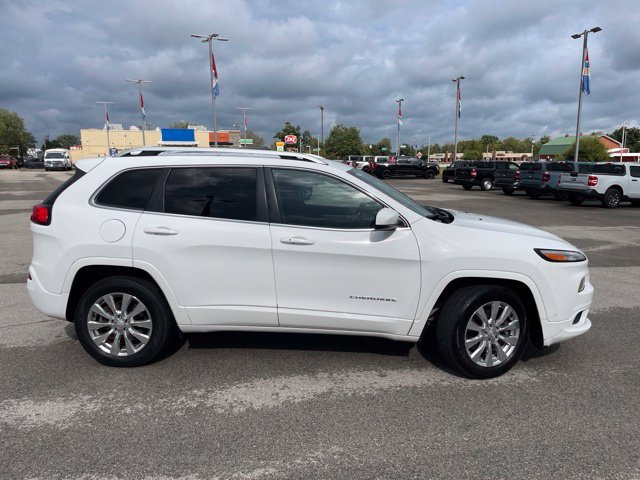 Used 2018 Jeep Cherokee Overland w/ Technology Group AWD/4WD image 12