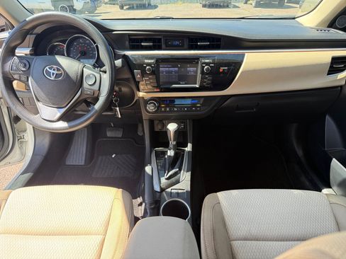 Used 2014 Toyota Corolla LE FWD image 19