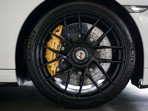 Used 2019 Porsche 911 4 Coupe image 38