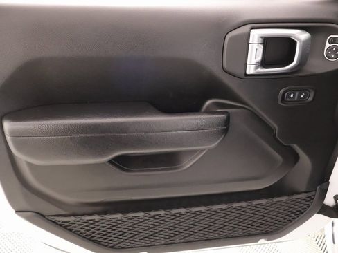 Used 2023 Jeep Wrangler Sport S image 15