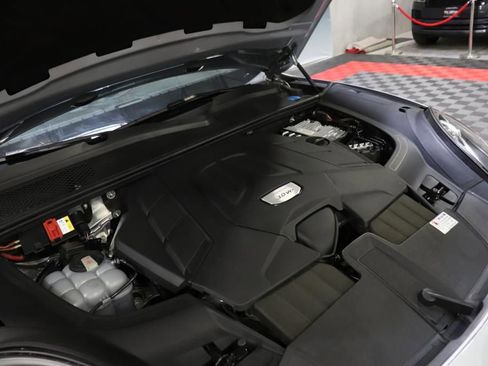 Used 2021 Porsche Cayenne image 78