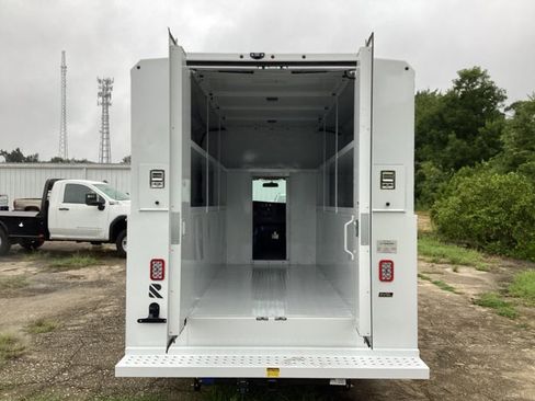 New 2025 Chevrolet Express 3500 w/ Power Convenience Package image 20