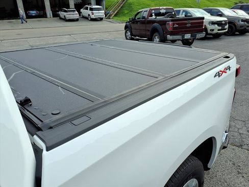 Used 2025 Chevrolet Silverado 1500 LTZ AWD/4WD image 13
