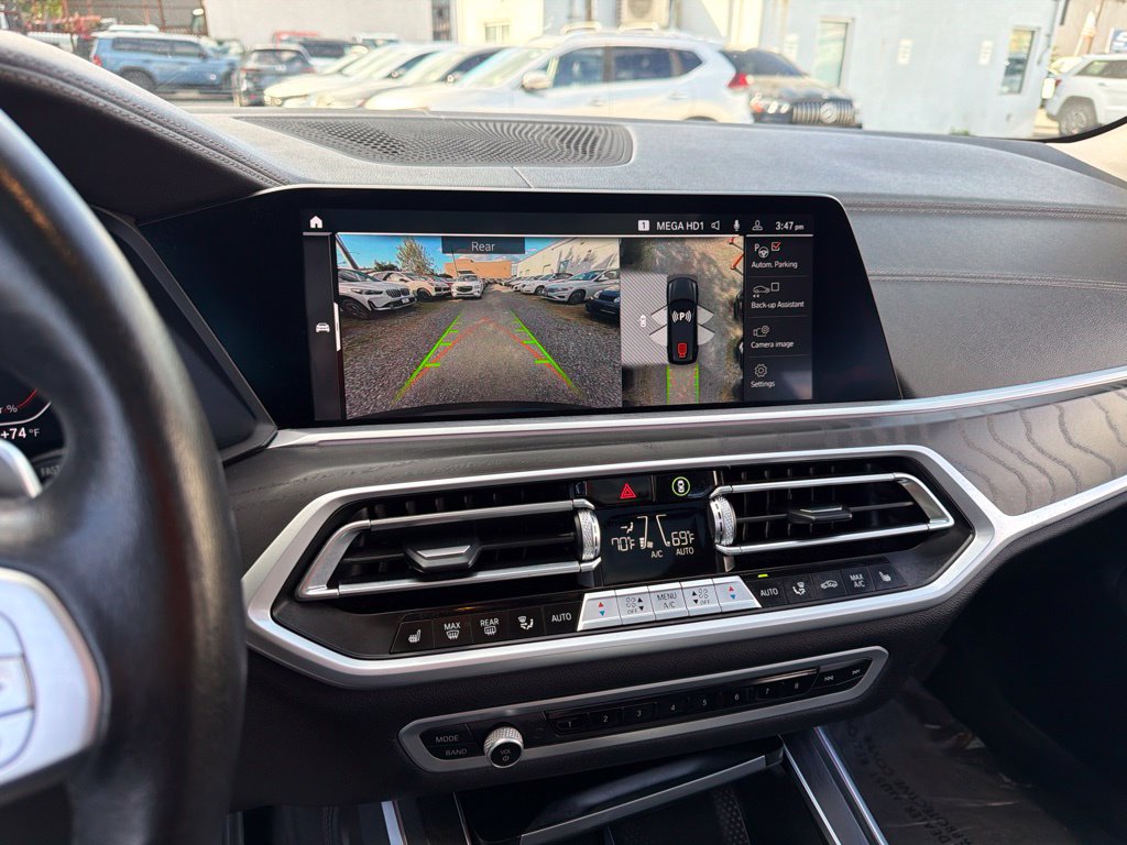 Used 2022 BMW X7 xDrive40i w/ Premium Package AWD/4WD image 38