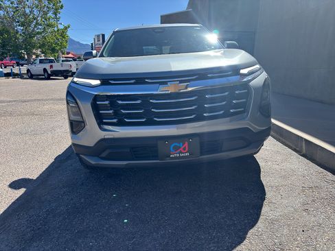 Used 2025 Chevrolet Equinox LT AWD/4WD image 9