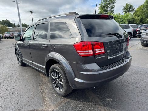 Used 2018 Dodge Journey SE w/ Popular Equipment Group FWD image 3