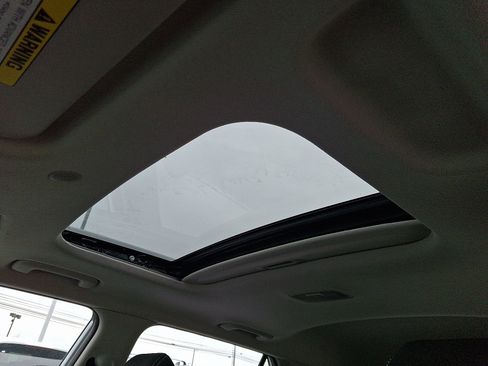 Used 2022 Hyundai Venue SEL image 14