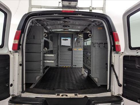 Used 2015 Chevrolet Express 3500 RWD image 14