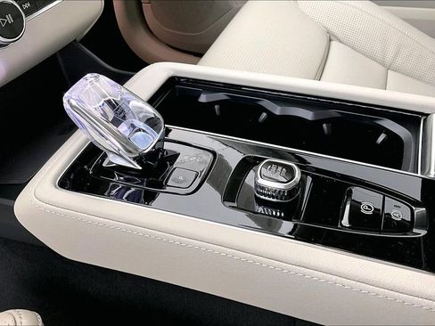 New 2026 Volvo XC90 T8 Ultra w/ Protection Package Premier image 30