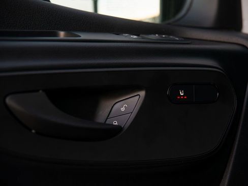 Used 2025 Mercedes-Benz Sprinter 2500 image 27