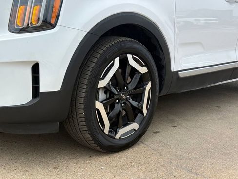 Used 2024 Kia Telluride S FWD image 9