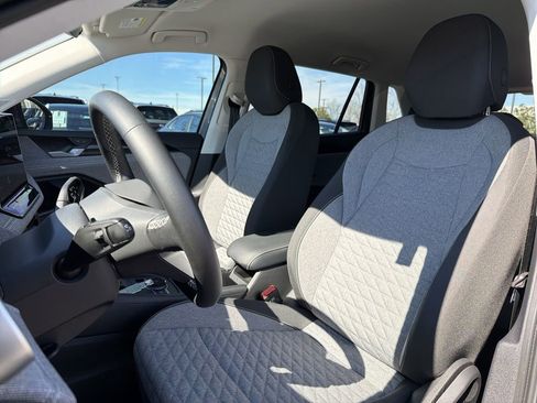 Used 2025 Volkswagen Tiguan S image 12