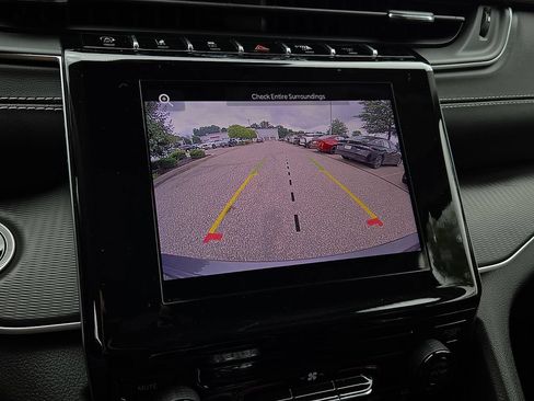 Certified 2023 Jeep Grand Cherokee Laredo X AWD/4WD image 18