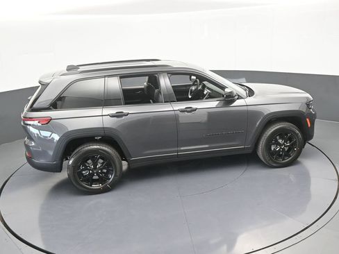 New 2025 Jeep Grand Cherokee Altitude AWD/4WD image 44