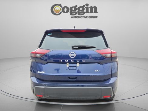 Used 2024 Nissan Rogue SV image 4
