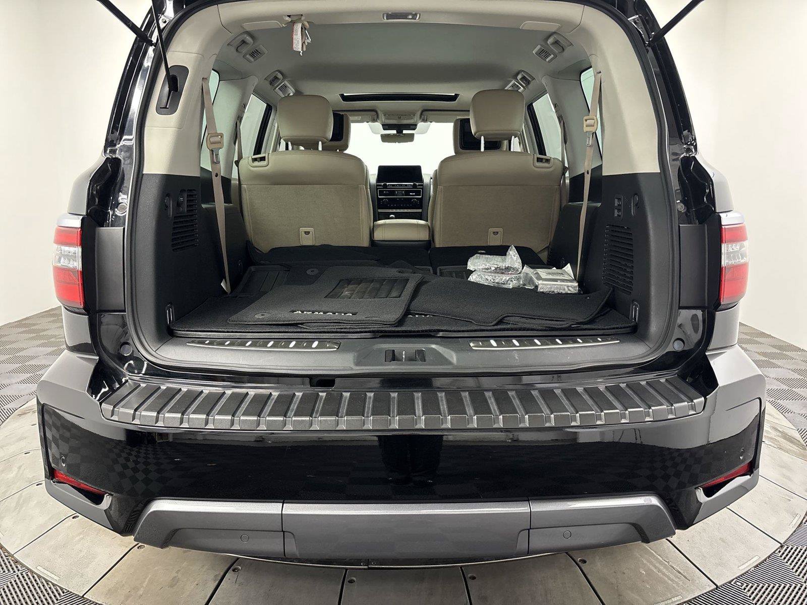 Used 2023 Nissan Armada Platinum w/ Captain's Chairs Package AWD/4WD image 9