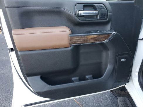 Used 2022 Chevrolet Silverado 2500 High Country w/ Safety Package II image 22