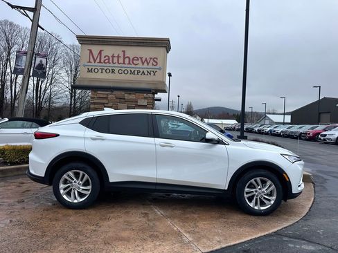 Used 2025 Buick Envista Preferred image 4