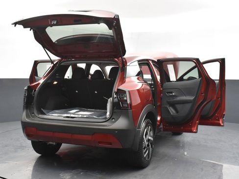 Used 2025 Nissan Kicks SV w/ Interior Electronics Package image 29