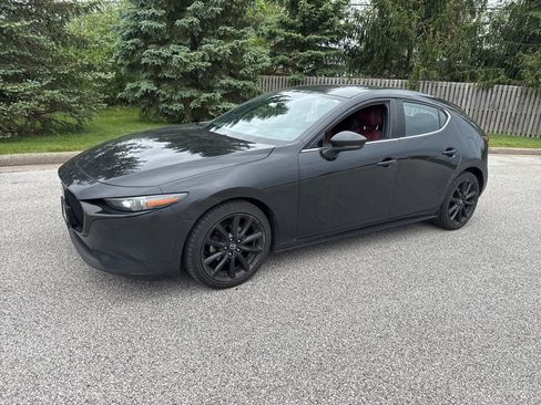 Used 2019 MAZDA MAZDA3 Hatchback w/ Premium Package FWD image 1