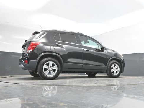 Used 2019 Chevrolet Trax LT w/ LT Convenience Package FWD image 44