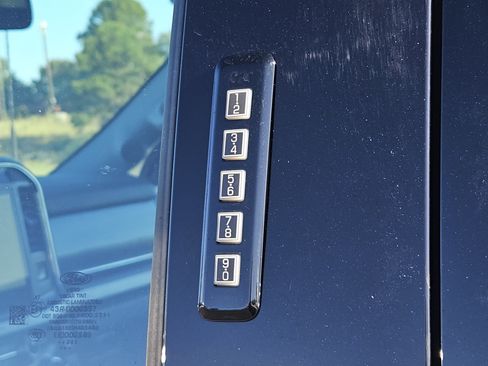 Used 2024 Ford F250 Lariat w/ FX4 Off-Road Package AWD/4WD image 11