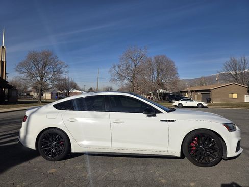 Used 2019 Audi S5 Premium Plus w/ Premium Plus image 2