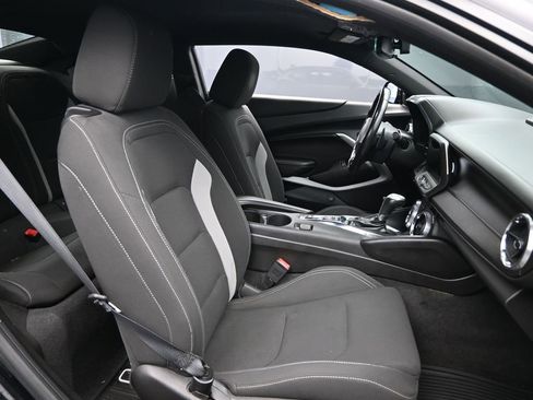 Used 2019 Chevrolet Camaro LT w/ Technology Package image 29
