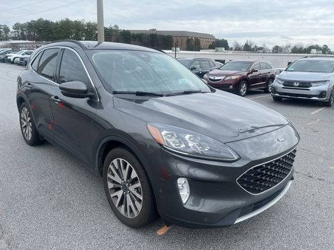 Used 2020 Ford Escape Titanium w/ Titanium Premium Package 2.0 image 2